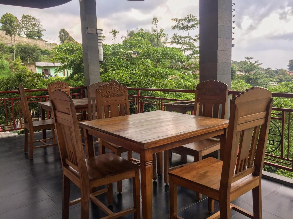 Rumah Stroberi Organic Farm & Family Lodge Lembang Exterior foto